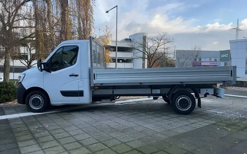 Second-hand Renault Master 57 kW (78 CP) 2024 Alb Van