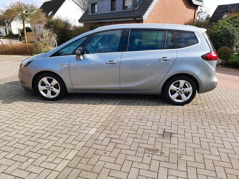 Gebraucht Opel Zafira 140 PS (102 kW) 2014 Grau Van / Kleinbus