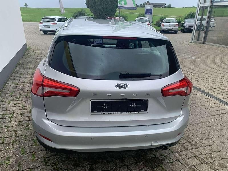 Gebraucht Ford Focus Cool & Connect 125 PS (91 kW) 2021 Silber Kombi