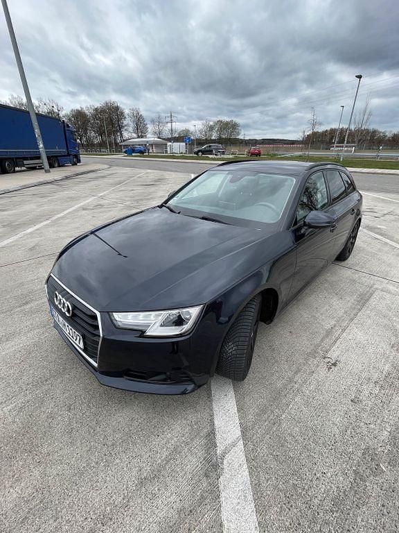 Używany Audi A4 Sport 190 KM (139 kW) 2017 Niebieski Kombi