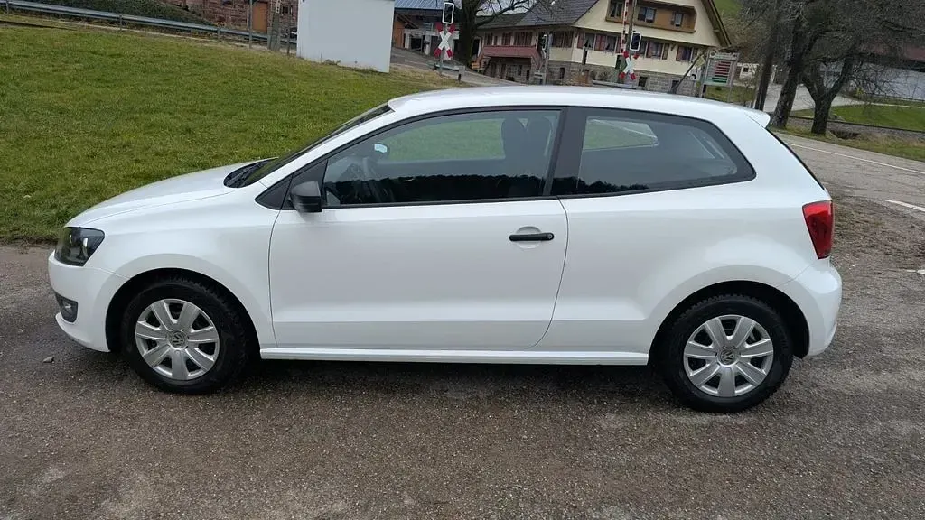 Używany VW Polo Style 60 KM (44 kW) 2011 Biały Hatchback