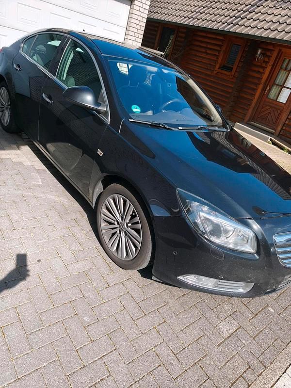 Gebraucht Opel Insignia 160 PS (117 kW) 2013 Schwarz Limousine