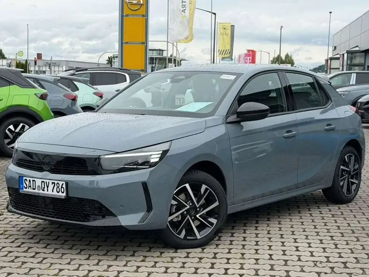 Neu Opel Corsa 110 PS (80 kW) 2026 Grafik grau/dach schwarz Kleinwagen