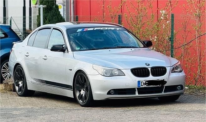 Silber Gebraucht 2002 BMW 520 Limousine | 5.500 € (Teuer) - Bild 1/4