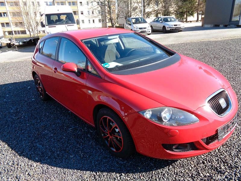 Rot Gebraucht 2008 Seat Leon Limousine | 2.200 € (Guter Preis) - Bild 1/4