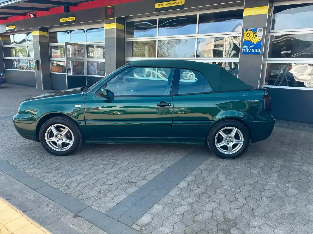 Gebraucht VW Golf 115 PS (84 kW) 2002 Grün Cabrio