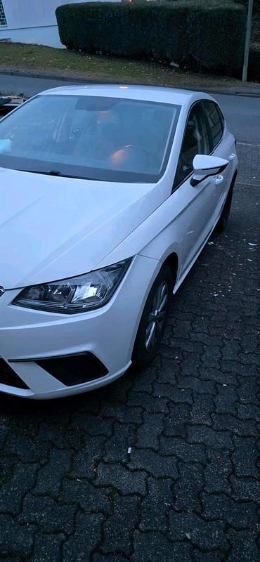 Weiß Gebraucht 2018 Seat Ibiza Kleinwagen | 7.500 € (Guter Preis) - Bild 1/4