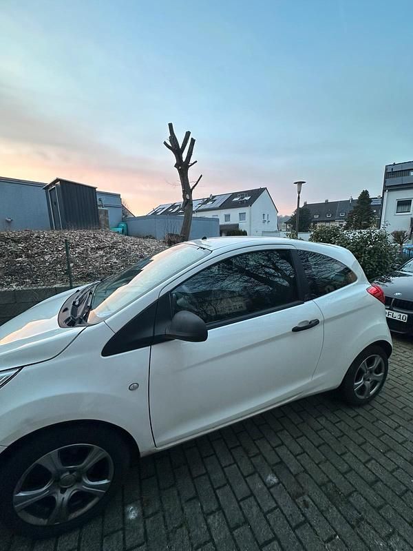 Gebraucht Ford Ka 60 PS (44 kW) 2013 Weiß Kleinwagen