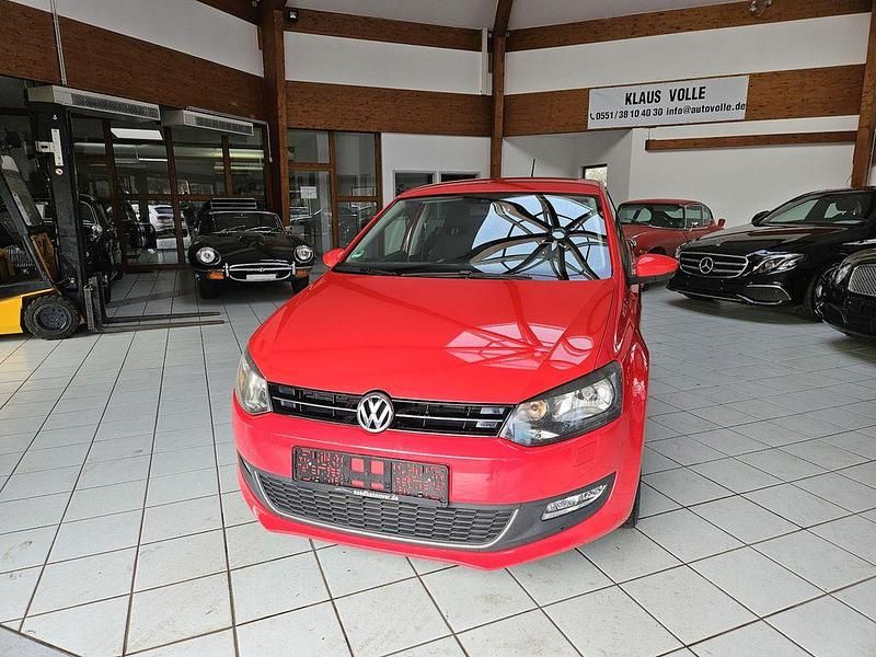 Rot Gebraucht 2013 VW Polo Life Limousine | 6.945 € (Fairer Preis) - Bild 1/4