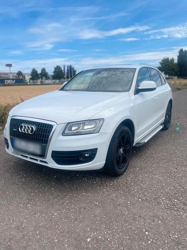 Weiß Gebraucht 2011 Audi Q5 SUV | 9.000 € (Guter Preis) - Bild 1/4