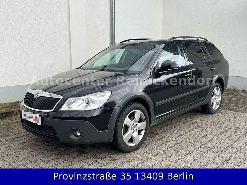 Schwarz Gebraucht 2010 Skoda Octavia Scout 4x4 Kombi | 4.999 € (Fairer Preis) - Bild 1/4