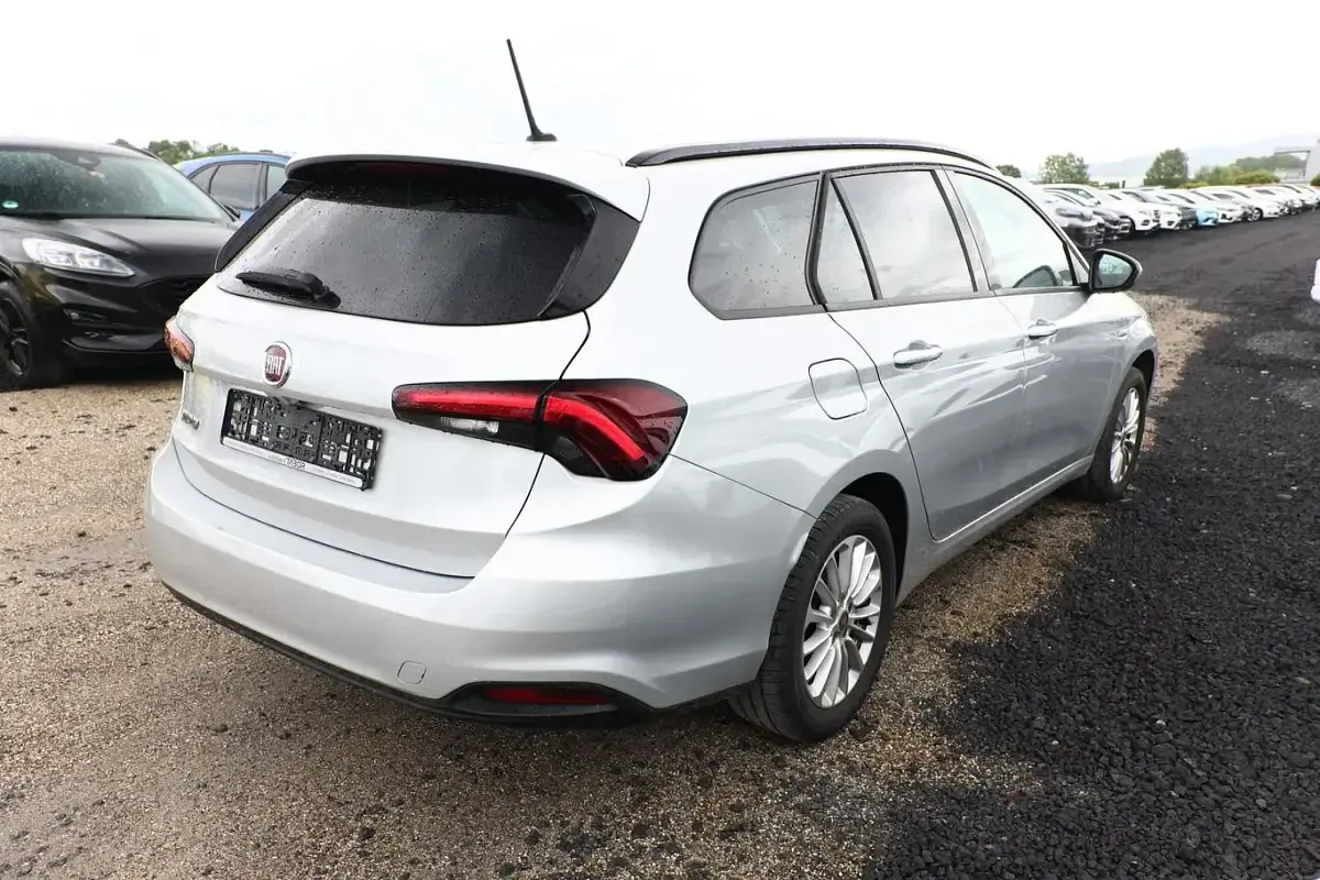 Gebraucht Fiat Tipo Life 101 PS (74 kW) 2022 Maestro grau Kombi