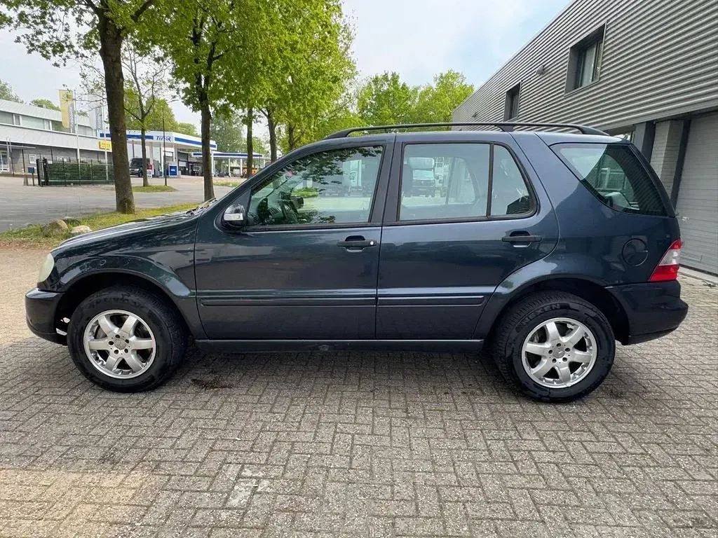 Gebraucht Mercedes ML320 218 PS (160 kW) 2002 Schwarz SUV