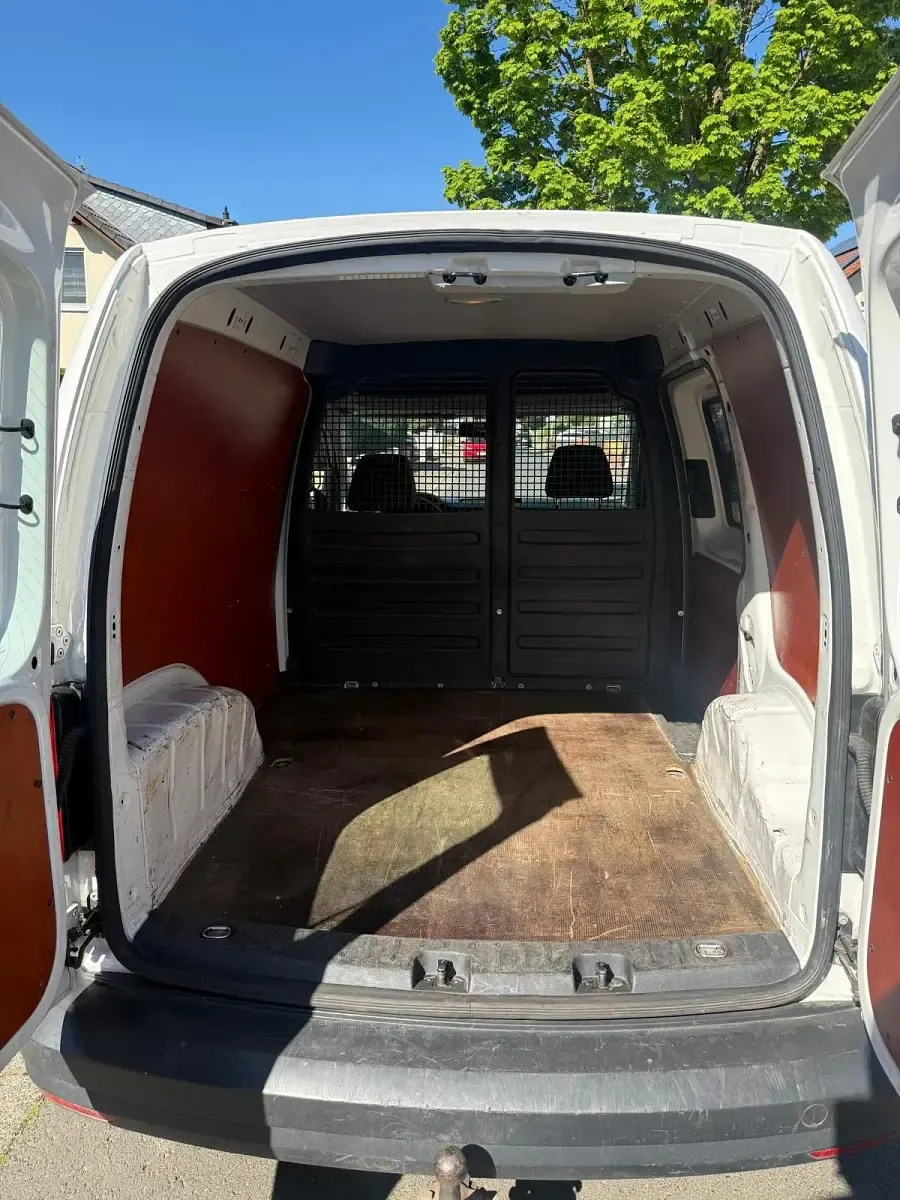 Second-hand VW Caddy 75 CP (55 kW) 2017 Alb Monovolum