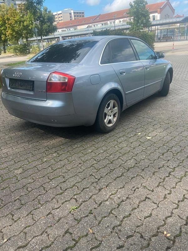 Grau Gebraucht 2003 Audi A4 Limousine | 1.200 € (Guter Preis) - Bild 1/4