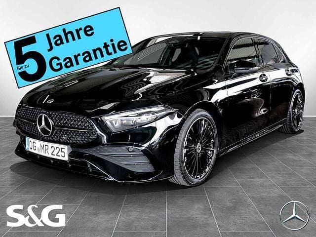 Metalliclack kosmosschwarz Gebraucht 2024 Mercedes A220 AMG Limousine | 38.999 € (Fairer Preis) - Bild 1/4