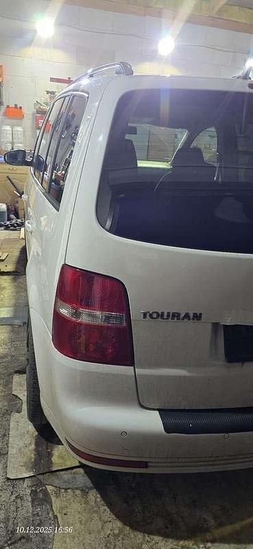 Gebraucht VW Touran Freestyle 140 PS (102 kW) 2010 Weiß Van / Kleinbus