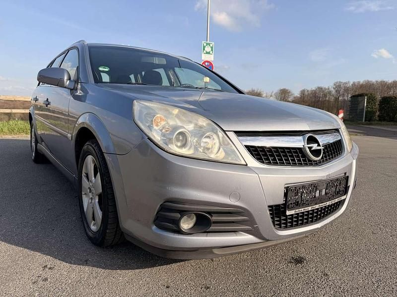 Gebraucht Opel Vectra Edition 150 PS (110 kW) 2006 Lichtsilber m2 Kombi