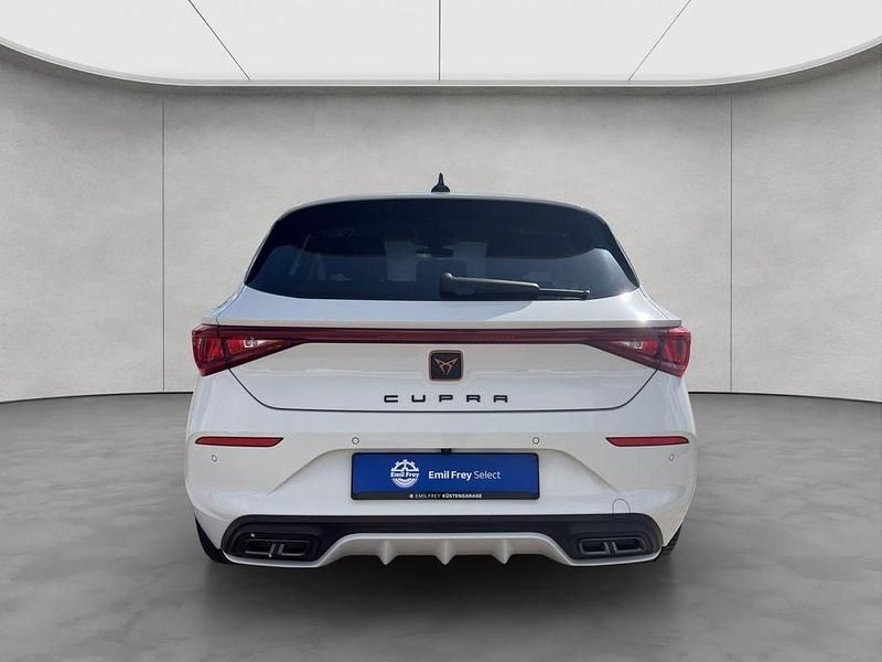 Używany Cupra Leon 150 KM (110 kW) 2024 Biały Sedan/Limuzyna