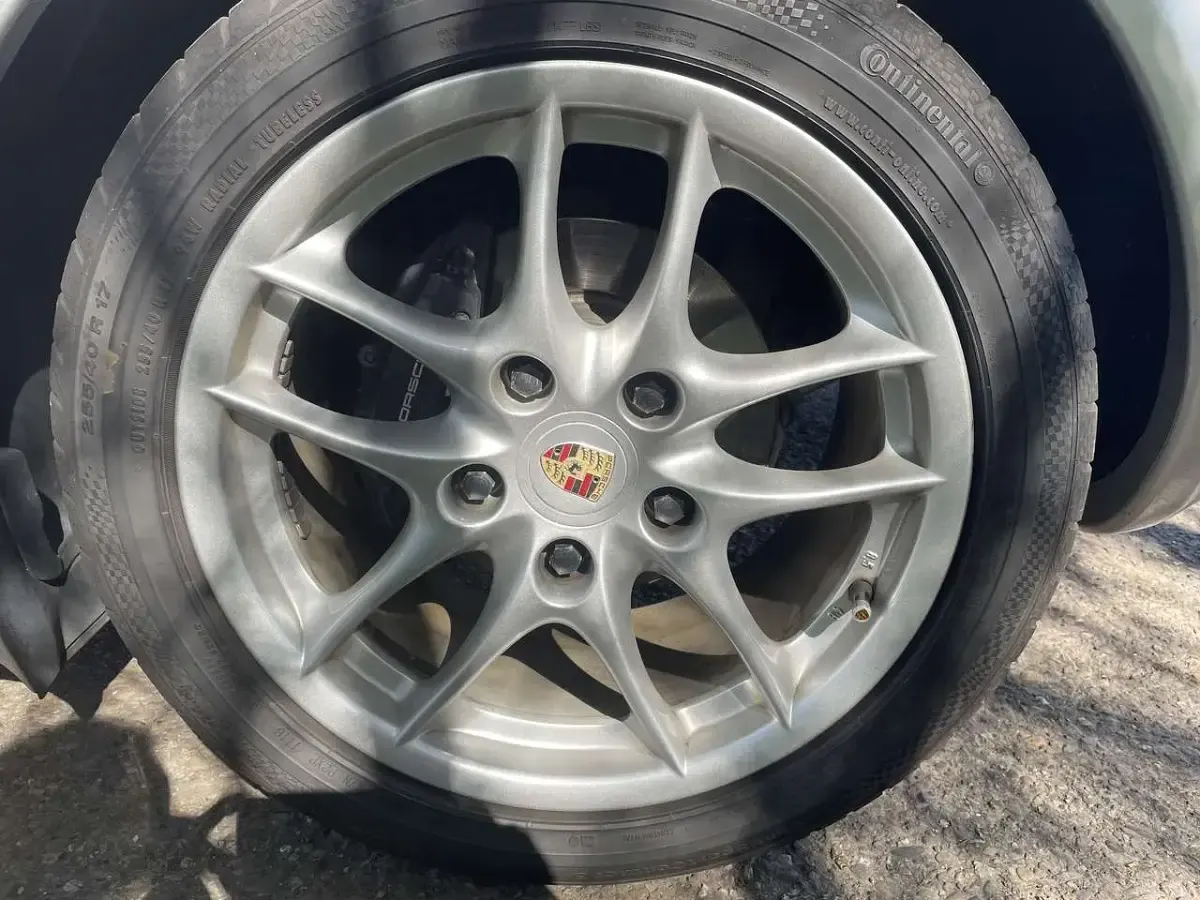 Gebraucht Porsche 986 Boxster 228 PS (167 kW) 2003 Silber Cabrio