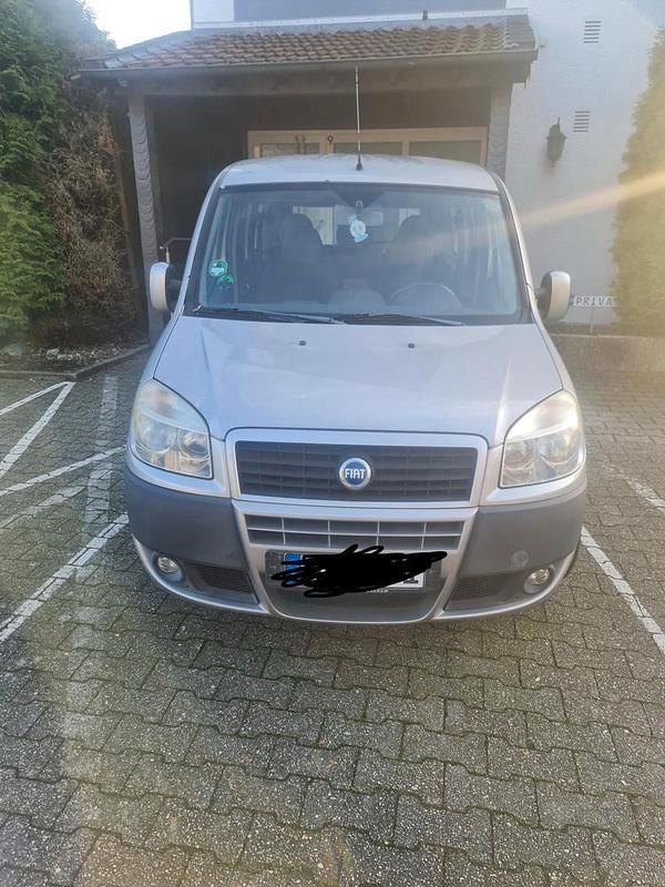 Grau Gebraucht 2006 Fiat Doblò Van / Kleinbus | 5.000 € (Teuer) - Bild 1/4