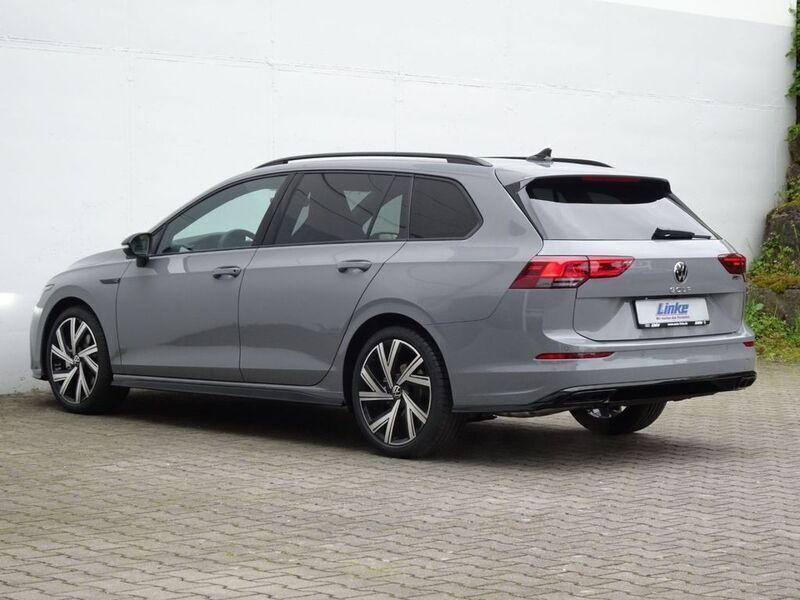 Gebraucht VW Golf VIII R-line 131 PS (96 kW) 2023 Mondsteingrau Kombi