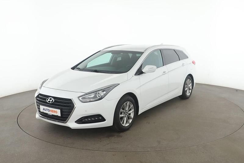 Weiß Gebraucht 2018 Hyundai i40 Trend Kombi | 13.190 € (Fairer Preis) - Bild 1/3