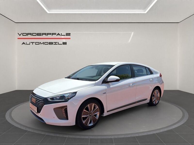 Weiß Gebraucht 2016 Hyundai Ioniq Premium Limousine | 13.900 € (Fairer Preis) - Bild 1/4