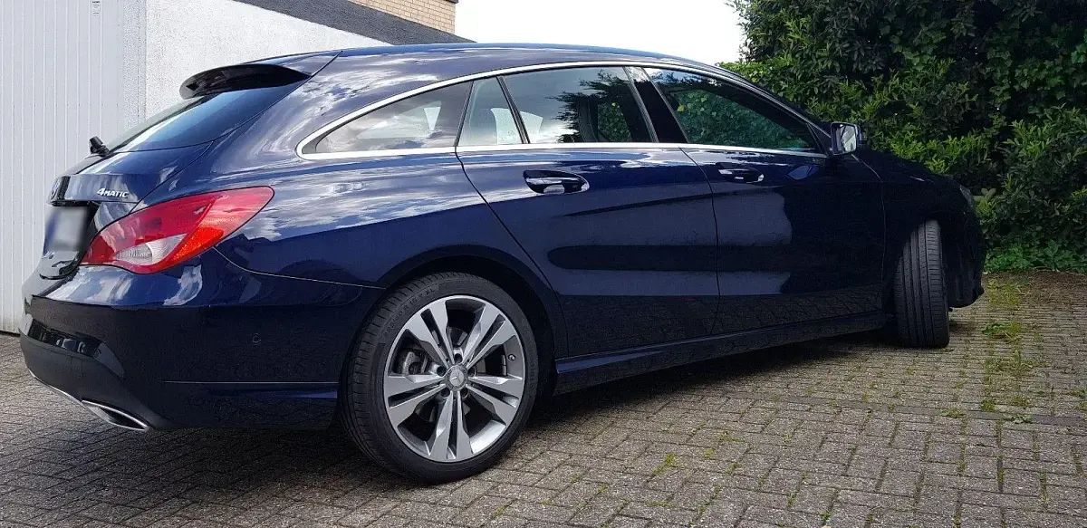 Gebraucht Mercedes CLA220 Shooting Brake 177 PS (130 kW) 2016 Blau Kombi