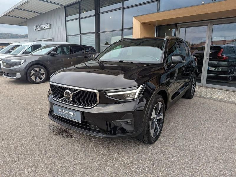 Gebraucht Volvo XC40 Core 163 PS (119 kW) 2024 Schwarz SUV