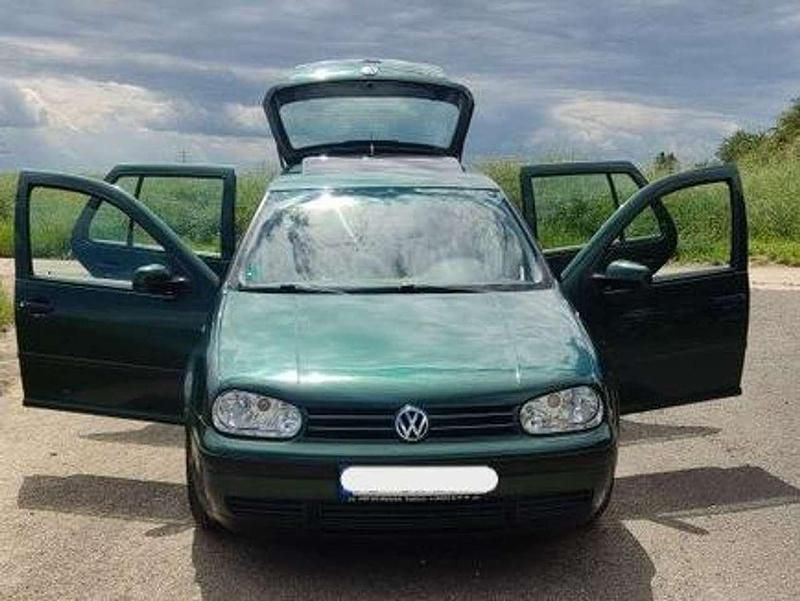 Grün Gebraucht 2001 VW Golf IV Basis Limousine | 800 € (Superpreis) - Bild 1/4