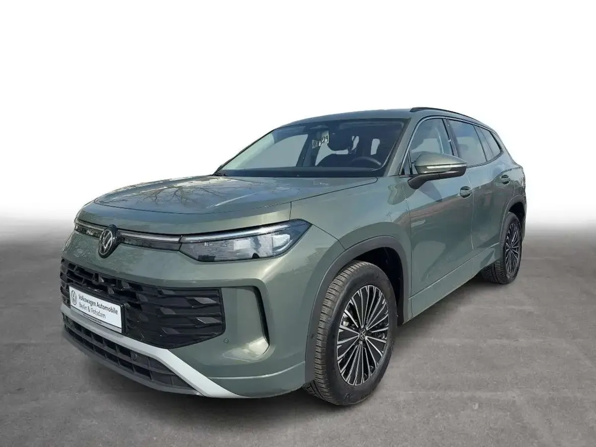 Gebraucht VW Tayron R 150 PS (110 kW) 2025 Cipressinogrün metallic SUV