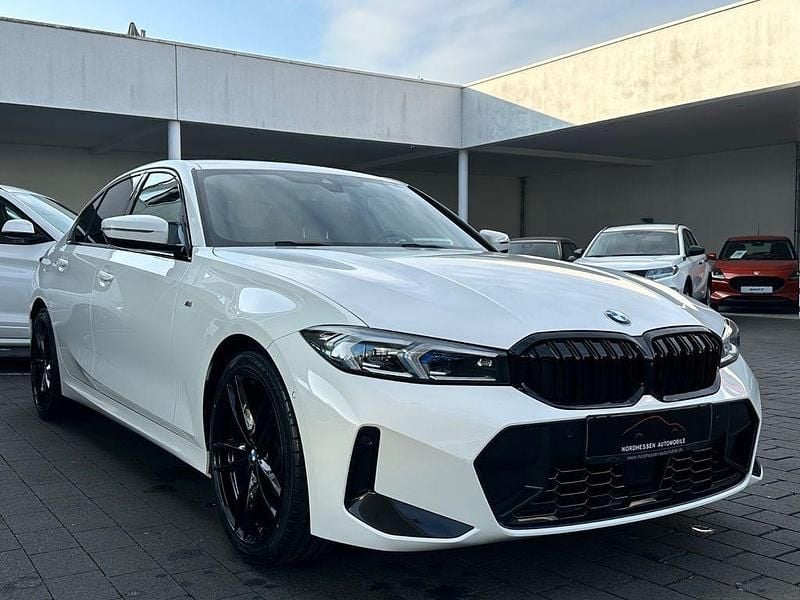 Gebraucht BMW 320 Shadowline 184 PS (135 kW) 2025 Weiß Limousine
