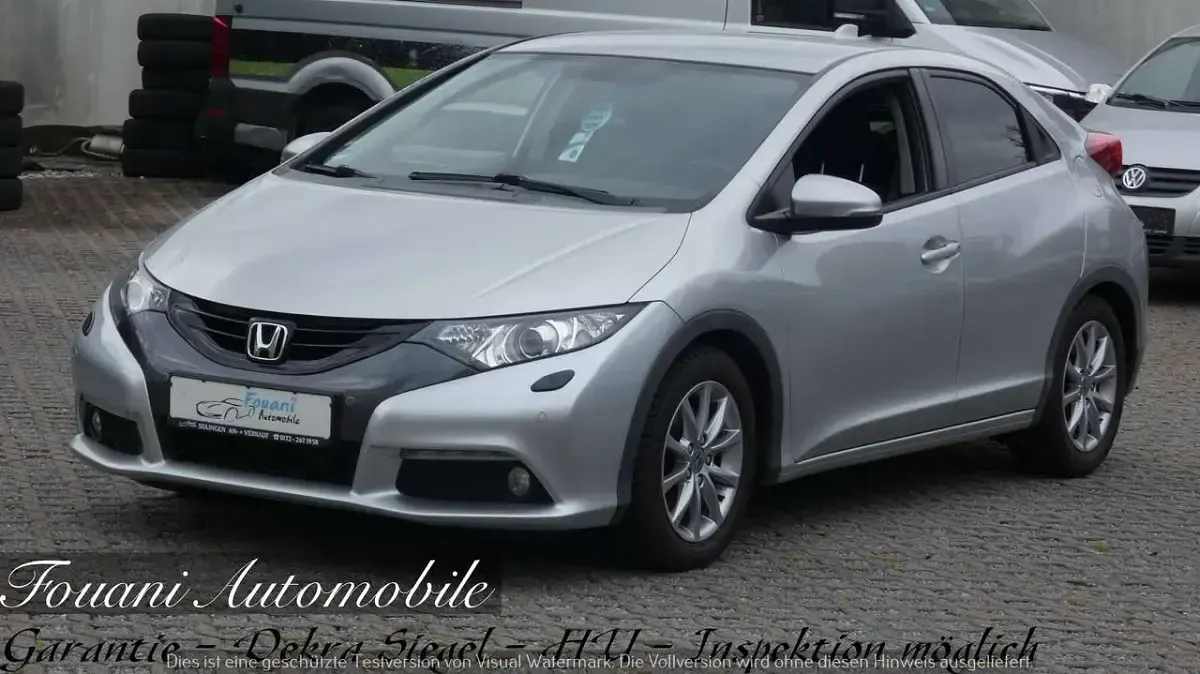 Gebraucht Honda Civic Lifestyle 141 PS (103 kW) 2014 Silber Limousine
