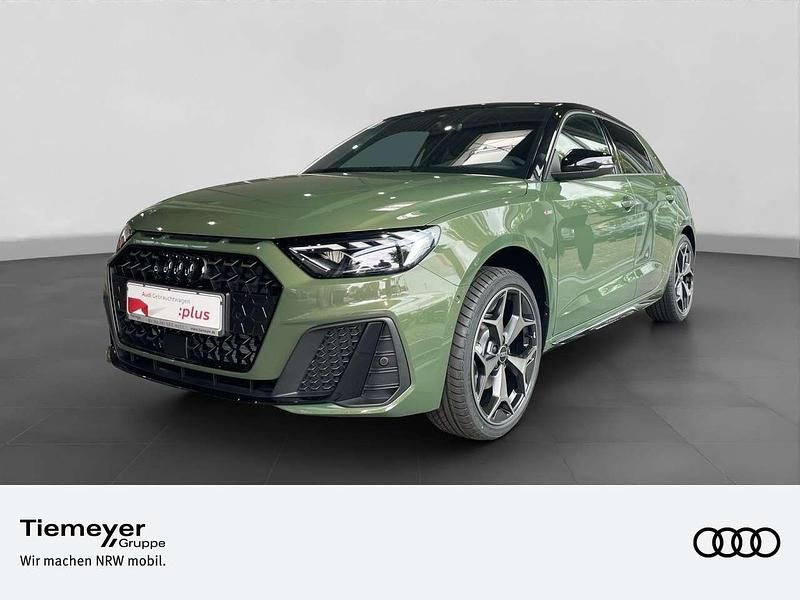 Distriktgrün metallic/mythossc Neu 2025 Audi A1 S-Line Kleinwagen | 38.380 € (Teuer) - Bild 1/4