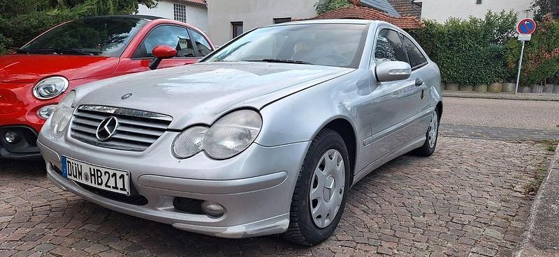 Silber Gebraucht 2003 Mercedes C180 Coupé | 2.900 € (Fairer Preis) - Bild 1/4