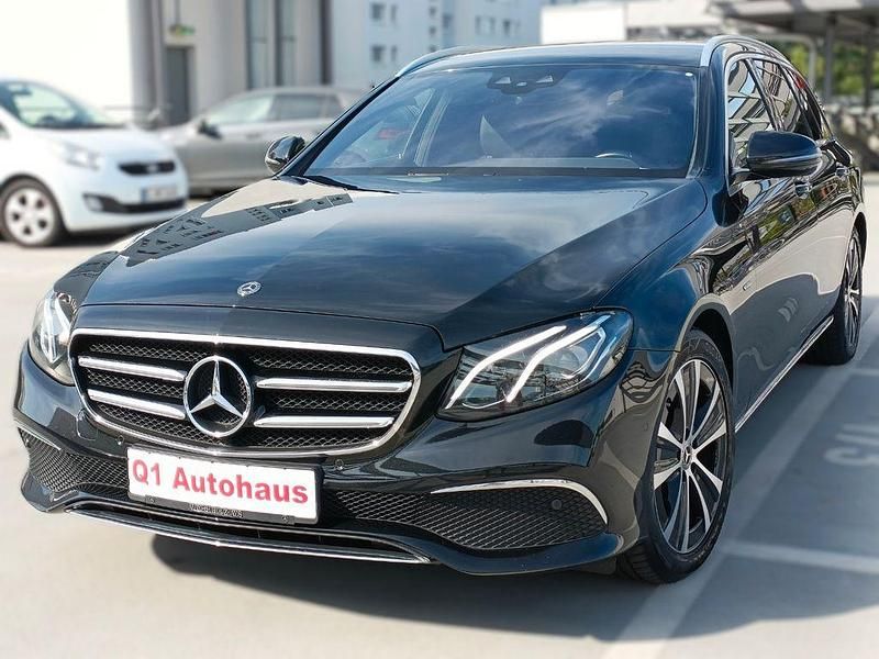 Schwarz Gebraucht 2019 Mercedes E200 Kombi | 22.950 € (Guter Preis) - Bild 1/4