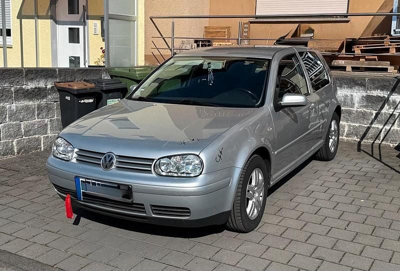 Silber Gebraucht 2000 VW Golf IV Kleinwagen | 1.200 € (Guter Preis) - Bild 1/4