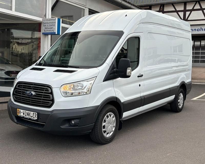 Gebraucht Ford Transit Trend 170 PS (125 kW) 2018 Weiß Van / Kleinbus