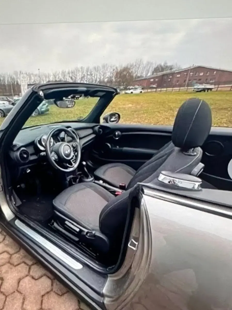 Gebraucht Mini One Cabriolet 102 PS (75 kW) 2019 Silber Cabrio