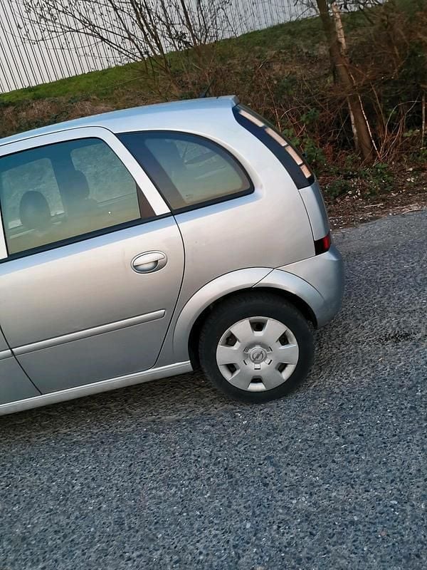 Gebraucht Opel Meriva 100 PS (73 kW) 2007 Silber Van / Kleinbus