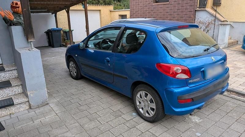 Gebraucht Peugeot 206+ 60 PS (44 kW) 2012 Blau Kleinwagen