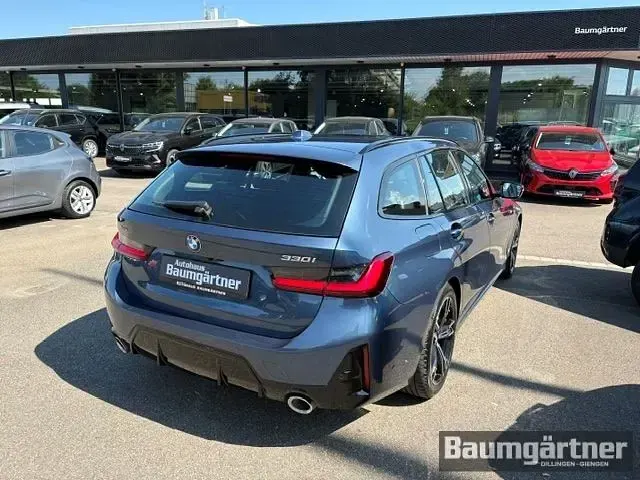 Gebraucht BMW 330 M Sport 245 PS (180 kW) 2025 Blau Kombi