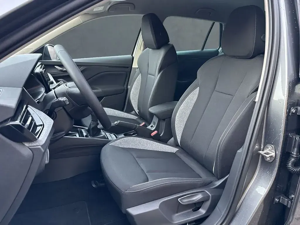 Neu Skoda Scala Tour 150 PS (110 kW) 2025 Grau Kleinwagen