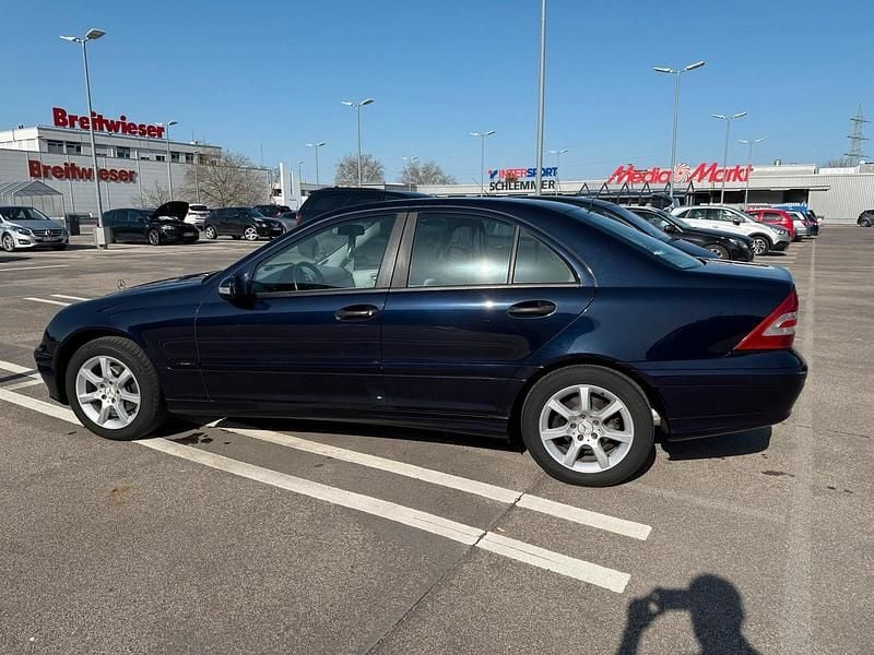 Gebraucht Mercedes C180 Elegance 143 PS (105 kW) 2004 Blau Limousine
