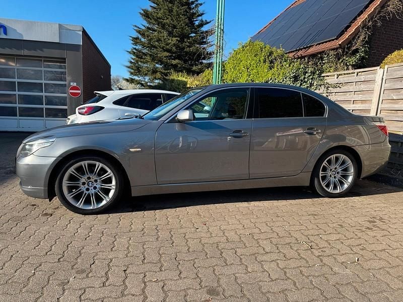 Silber Gebraucht 2008 BMW 523 Limousine | 5.499 € (Guter Preis) - Bild 1/4