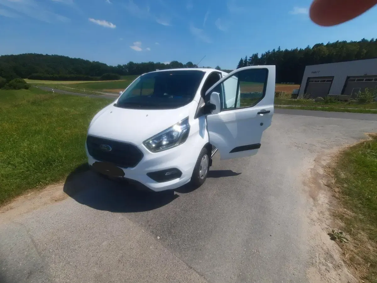 Gebraucht Ford Transit 131 PS (96 kW) 2022 Weiß Van / Kleinbus