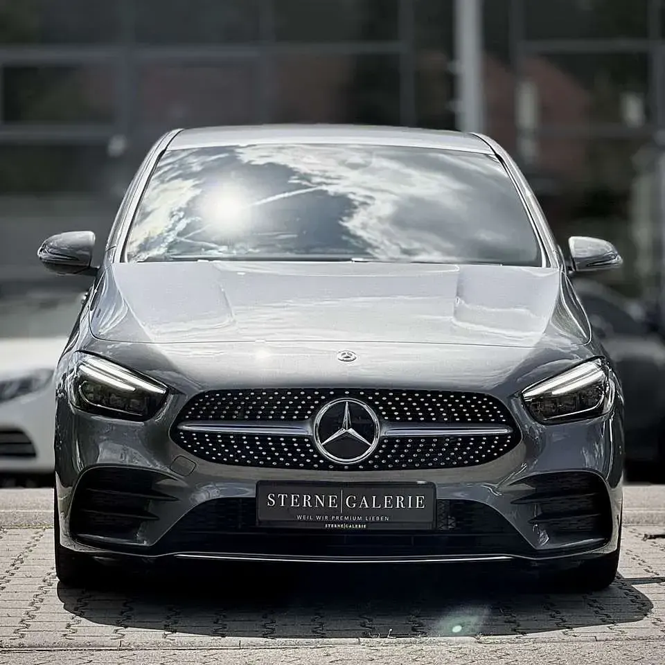 Gebraucht Mercedes B200 AMG line 163 PS (119 kW) 2019 Grau Kleinwagen
