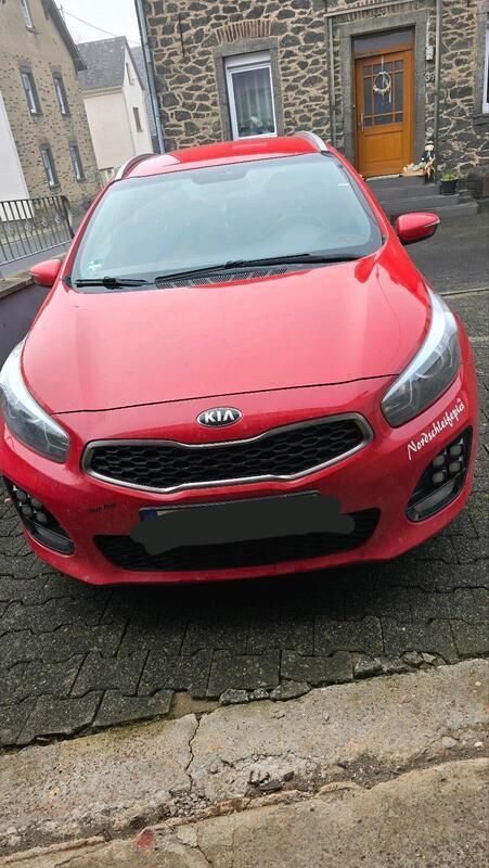 Rot Gebraucht 2014 Kia Ceed Kombi | 4.500 € (Fairer Preis) - Bild 1/4