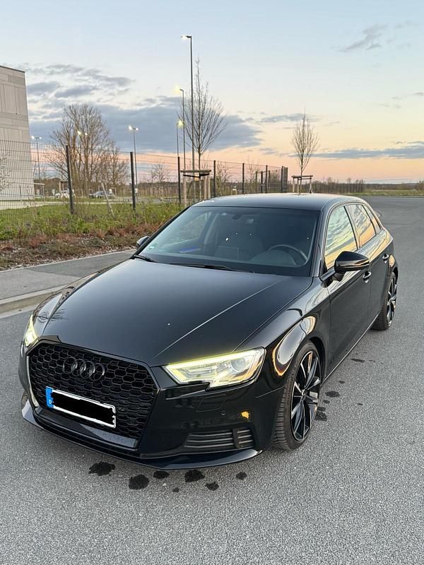 Gebraucht Audi A3 116 PS (85 kW) 2019 Schwarz Limousine